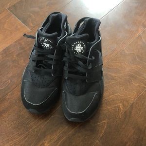Nike Huaraches size 10.5 Black - worn twice